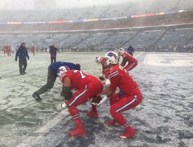 Ούτε ο καιρός δεν εμποδίζει έναν αγώνα NFL στις ΗΠΑ (βίντεο)